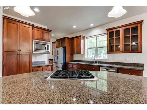 Kitchen - 4635 Champagne Ln, Eugene, OR 97404 photo 6 of 6