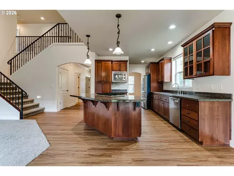 Kitchen - 4635 Champagne Ln, Eugene, OR 97404 photo 4 of 6