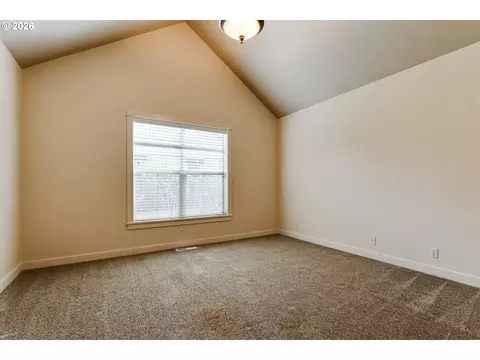 Bedroom - 4635 Champagne Ln, Eugene, OR 97404 photo 1 of 7