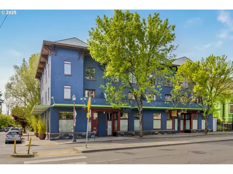 325 NE Graham St #8, Portland, OR 97212