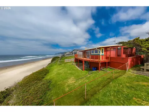 1923 NW Harbor Ave, Lincoln City, OR 97367