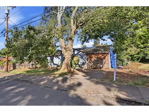Exterior - 2145 Arthur St, Eugene, OR 97405 photo 5 of 5