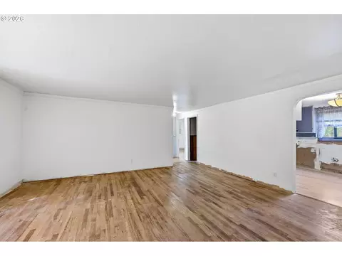 Living - 2145 Arthur St, Eugene, OR 97405 photo 1 of 3