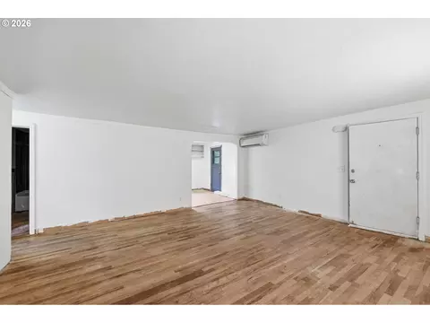 Living - 2145 Arthur St, Eugene, OR 97405 photo 2 of 3