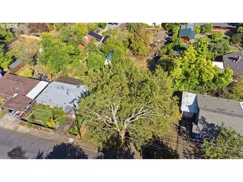 View/Area - 2145 Arthur St, Eugene, OR 97405 photo 1 of 3