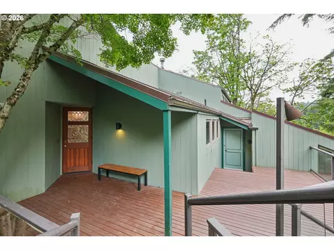 910 SW Canning St, Portland, OR 97201