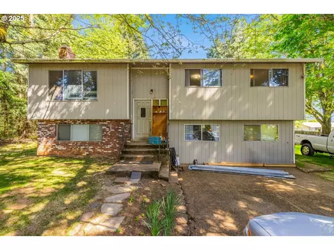 16795 S Henrici Rd, Oregon City, OR 97045