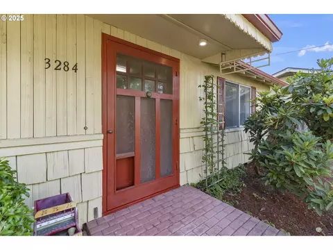 3284 Crocker Rd, Eugene, OR 97404
