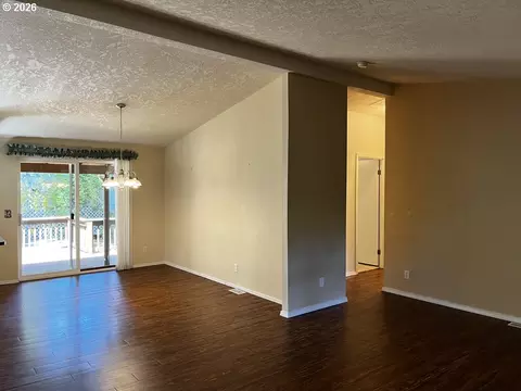 148 Outer Dr, Florence, OR 97439 photo 4