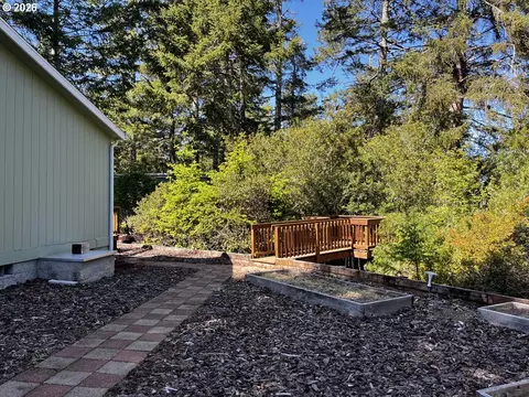 148 Outer Dr, Florence, OR 97439 photo 44
