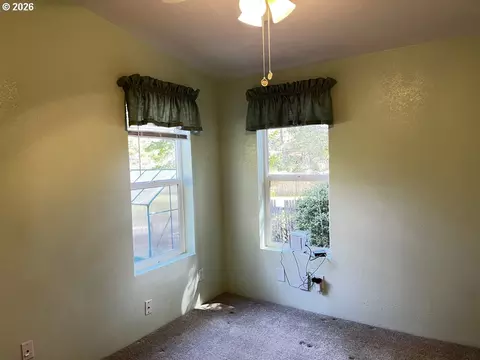 148 Outer Dr, Florence, OR 97439 photo 6