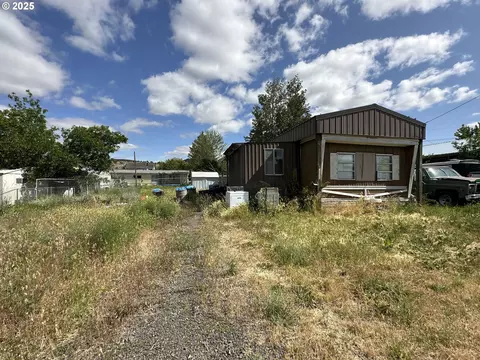 1010 B St, Fossil, OR 97830