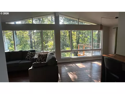 Living - 2980 Madison St, Eugene, OR 97405 photo 2 of 3