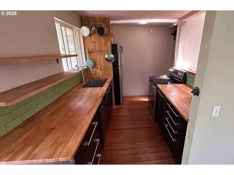 Kitchen - 2980 Madison St, Eugene, OR 97405 photo 1 of 1