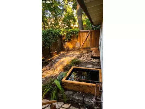 Exterior - 2980 Madison St, Eugene, OR 97405 photo 1 of 1