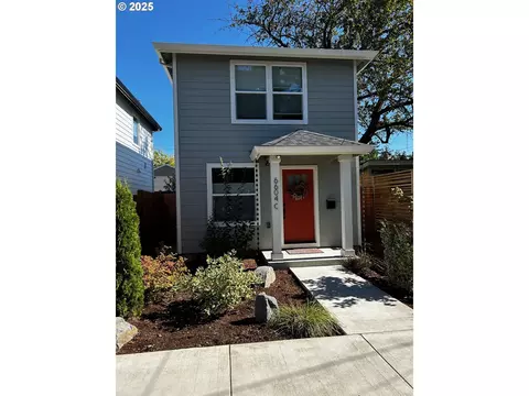 6604 SE Insley St #C, Portland, OR 97206