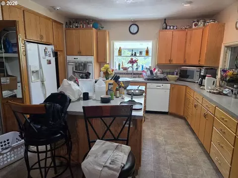 1575 Horn Ln, Eugene, OR 97404 photo 3