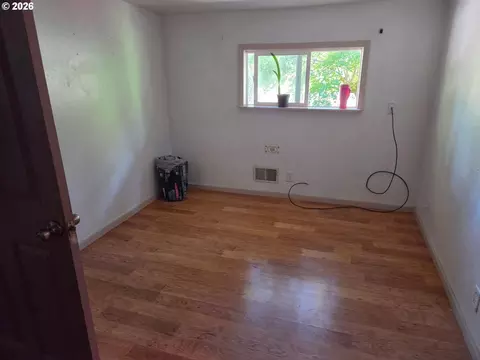 1575 Horn Ln, Eugene, OR 97404 photo 8