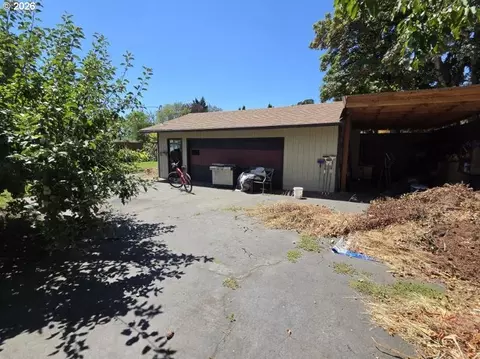 1575 Horn Ln, Eugene, OR 97404 photo 9