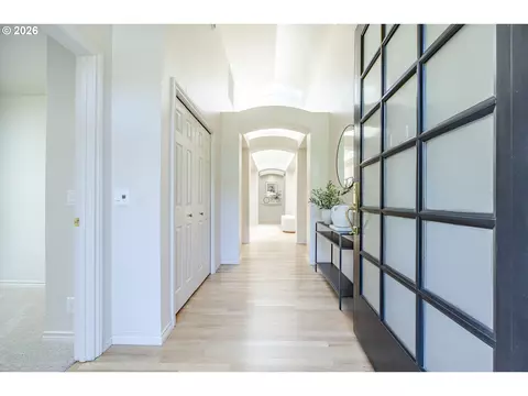 Entry Way - 410 Spyglass Dr, Eugene, OR 97401 photo 1 of 4