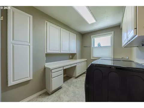 Other - 410 Spyglass Dr, Eugene, OR 97401 photo 7 of 13