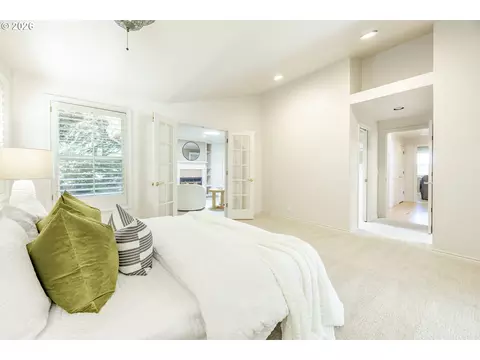 Bedroom - 410 Spyglass Dr, Eugene, OR 97401 photo 3 of 5