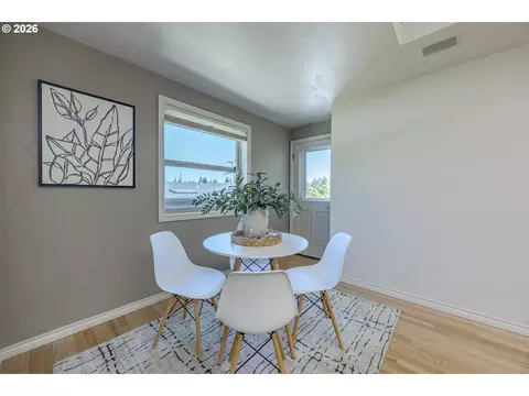 Dining - 410 Spyglass Dr, Eugene, OR 97401 photo 1 of 4