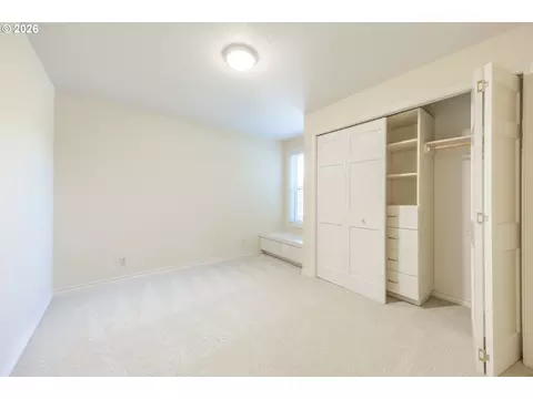 Bedroom - 410 Spyglass Dr, Eugene, OR 97401 photo 5 of 5