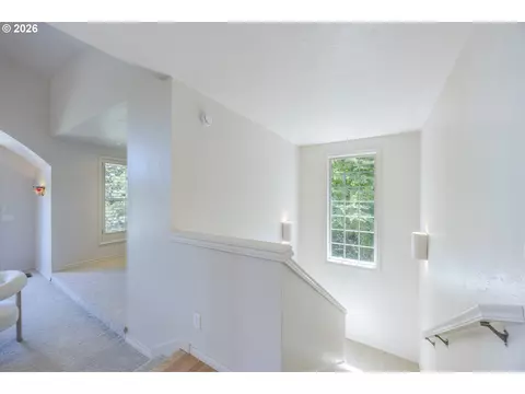 Entry Way - 410 Spyglass Dr, Eugene, OR 97401 photo 4 of 4