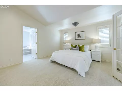 Bedroom - 410 Spyglass Dr, Eugene, OR 97401 photo 1 of 5