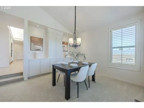 Dining - 410 Spyglass Dr, Eugene, OR 97401 photo 2 of 4