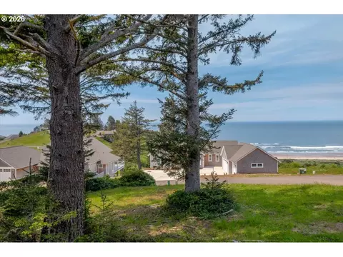 76 Megans View Pt, Pacific City, OR 97135