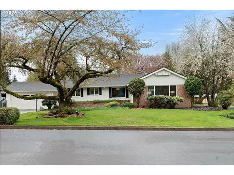 10160 SW Crestwood Dr, Beaverton, OR 97008