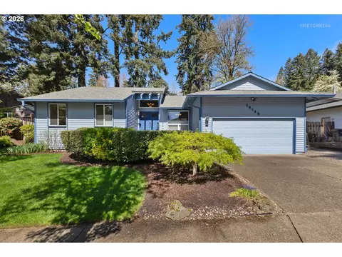 10145 SW Paulina Dr, Tualatin, OR 97062
