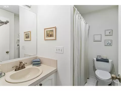 Bath - 3788 SE 25th St, Gresham, OR 97080 photo 3 of 3