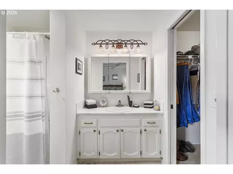 Bath - 3788 SE 25th St, Gresham, OR 97080 photo 1 of 3