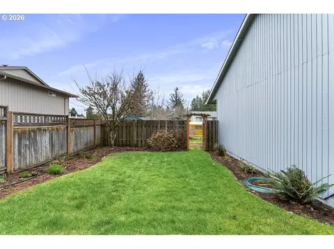 Exterior - 3788 SE 25th St, Gresham, OR 97080 photo 7 of 10