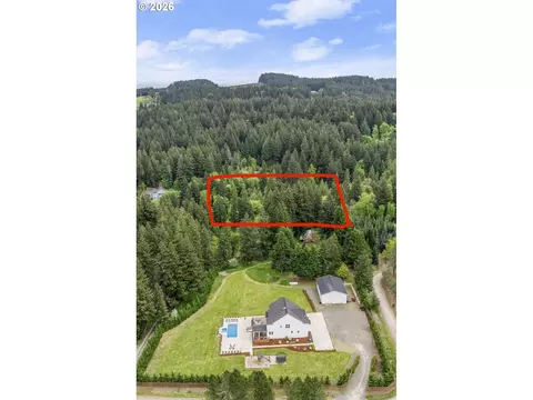 18243 S Bogynski Rd, Oregon City, OR 97045