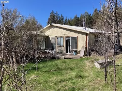 22141 Highway 395, Mount Vernon, OR 97865