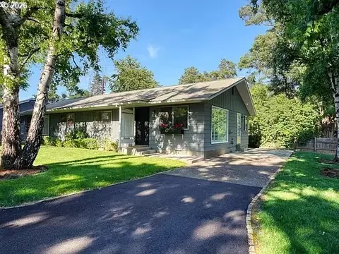 701 NE Church Pl, White Salmon, WA 98672