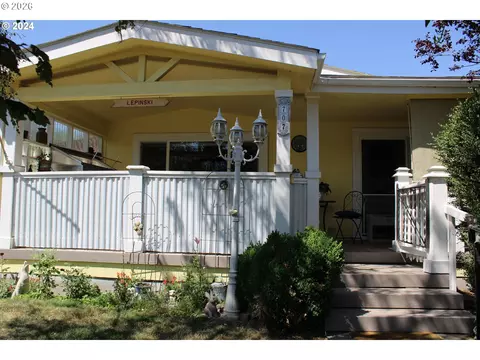 707 Harrison St, Wasco, OR 97065