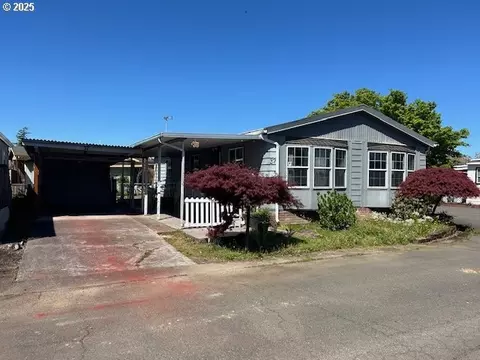 612 N Cascade Dr #37, Woodburn, OR 97071