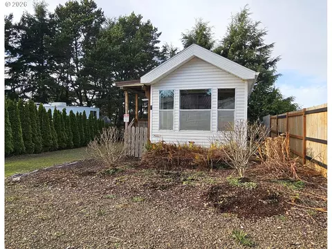 3360 N Highway 101 #3, Depoe Bay, OR 97341