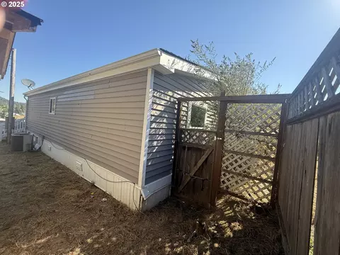 373 Hayhurst Rd, Yoncalla, OR 97499 photo 25