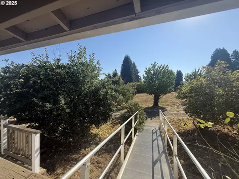 373 Hayhurst Rd, Yoncalla, OR 97499 photo 24