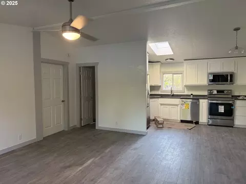 373 Hayhurst Rd, Yoncalla, OR 97499 photo 8