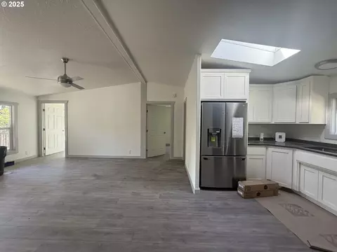 373 Hayhurst Rd, Yoncalla, OR 97499 photo 6