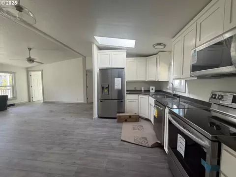 373 Hayhurst Rd, Yoncalla, OR 97499 photo 10