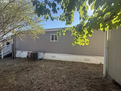373 Hayhurst Rd, Yoncalla, OR 97499 photo 19