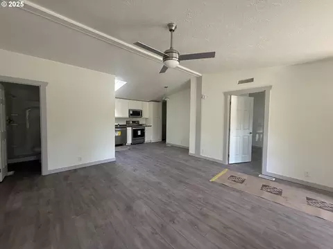 373 Hayhurst Rd, Yoncalla, OR 97499 photo 9